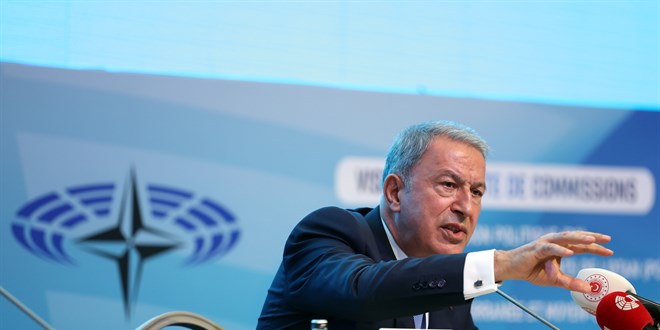 Bakan Akar'dan Yunan parlamenterlere: Kavga etmek istiyorsunuz