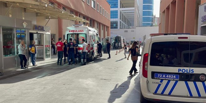 Cinnet getiren polis eşini ve çocuğunu öldürüp intihar etti