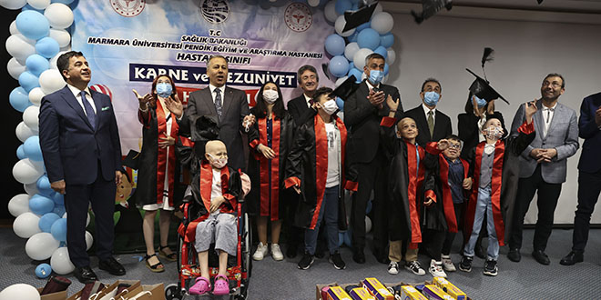 Hastanede öğrenim gören 1019 çocuk karnelerine kavuştu