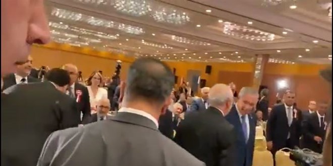 Kılıçdaroğlu, Bülent Arınç'ın elini sıkmadı mı? Gece yarısı açıklama geldi