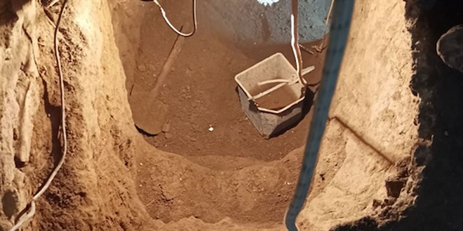 Firari hükümlü evinin zeminine kazdığı tünelde yakalandı