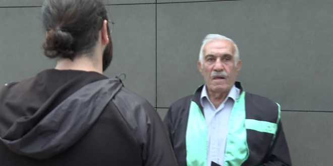 Öğrenci affından faydalanarak 77 yaşında üniversite mezunu oldu