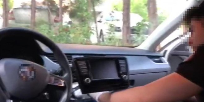 Otomobilde uyuşturucu satışı yapan şahıs yakalandı