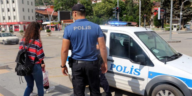 Kahramanmara'ta polis ekipleri, YKS'ye ge kalan 40 aday snava yetitirdi