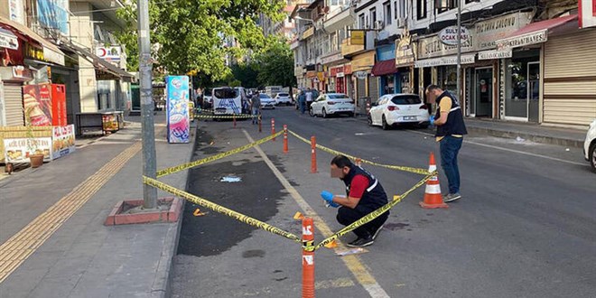 Diyarbakr'da 4 kiinin yaraland kavga: Hastane binas da kurunland