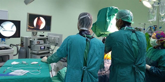 Öğretmeninin dikkati sayesinde tümörden kurtuldu