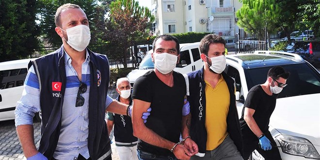 Büşra hemşireyi 'tecavüzle' tehdit eden şahsa hapis cezası verildi