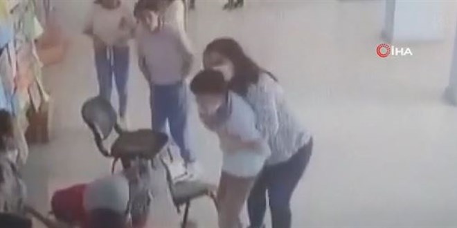 Nefes borusuna ceviz tıkanan öğrenciye, öğretmeninden hayat kurtaran müdahale kamerada