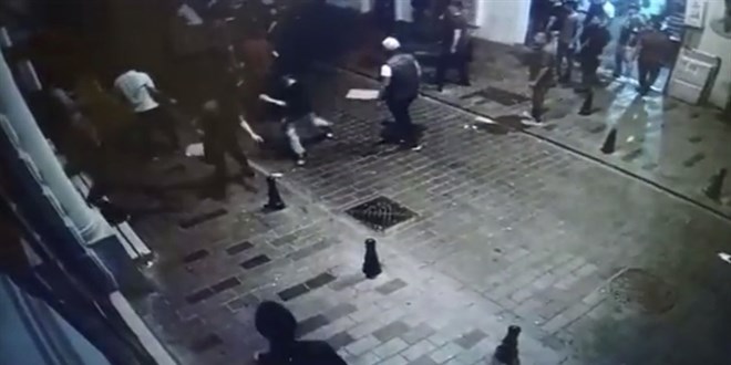 Sezgin Tanrıkulu'nun oğlu ve yeğeninin yaralandığı bıçaklı kavga kamerada