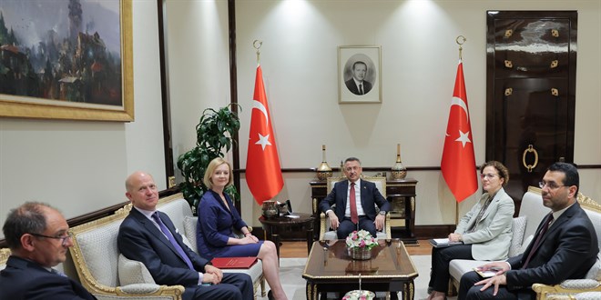 Cumhurbakan Yardmcs Oktay, ngiltere Dileri Bakan Truss' kabul etti