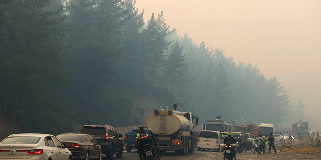 Yangnn duman ve klleri Marmaris ile merkezine ulat