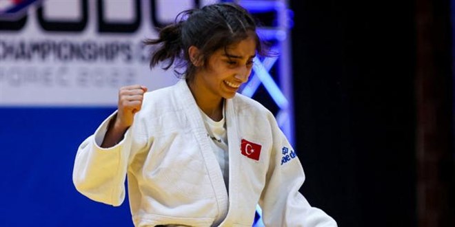 Milli sporcu Zilan Ertem altın madalya kazandı