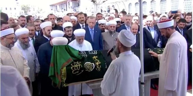 Mahmut Ustaosmanoğlu son yolculuğuna uğurlanıyor