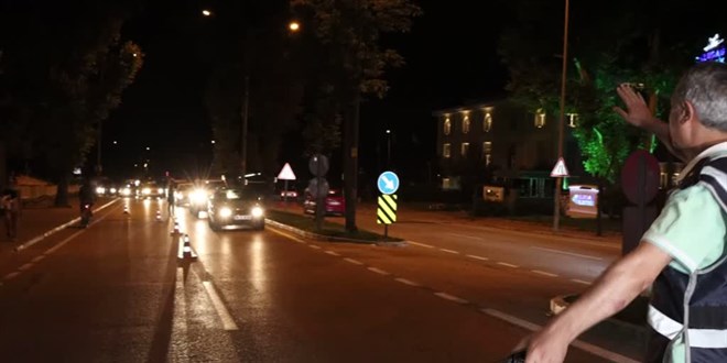 Bursa'da 450 polisin katılımıyla 'Dinamit-2' uygulaması yapıldı