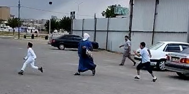Sünnetten kaçan çocuk herkesi peşine kattı! O anlar kameraya yansıdı