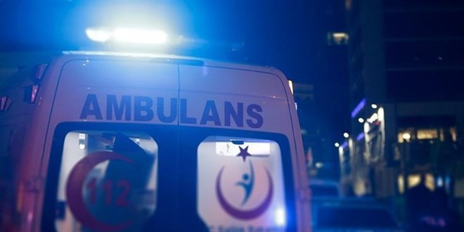 Ar'da polis memuru trafik kazasnda yaraland