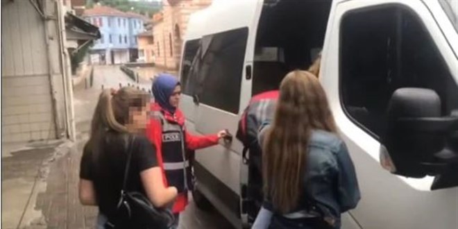Bursa'da fuhuş operasyonunda 10 şüpheli yakalandı