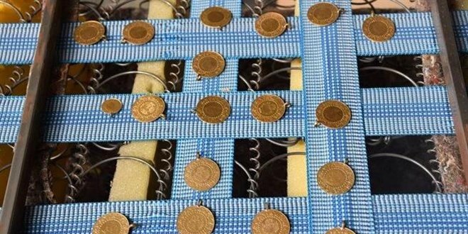 Tamire gönderilen kanepeden 110 bin liralık altın çıktı