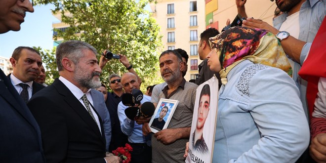 Bakan Nureddin Nebati, Diyarbakr annelerini ziyaret etti