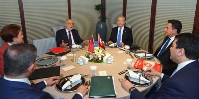 Altılı masanın yemeği ev kadınlarından