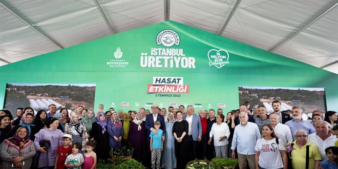 İBB'nin ücretsiz dağıttığı fidelerin ilk mahsulü Sarıyer'de toplandı