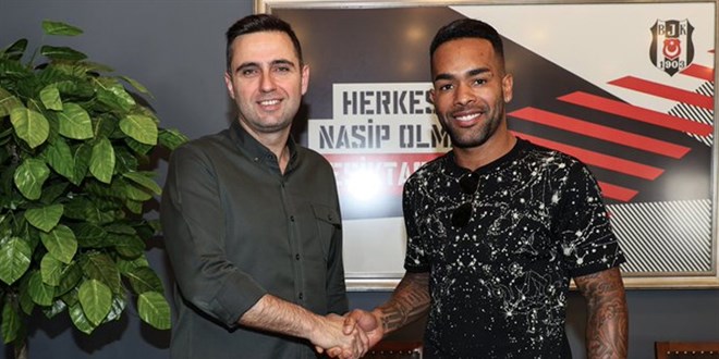 Beşiktaş'ta Alex Teixeira ile yollar ayrıldı