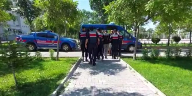 Aksaray'da 8 büyükbaş çalan 3 şüpheli yakalandı