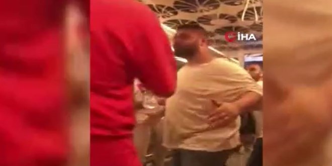 Kadıköy metroda ortalık fena karıştı! Alkol kavgası yolcular araya girdi