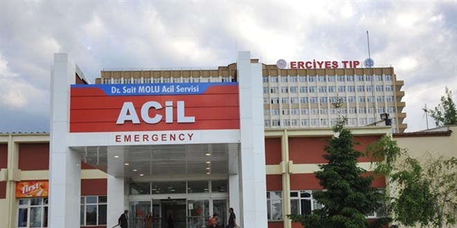 Ambulans şoförü ile ATT, hastayı bırakıp doktora saldırdı