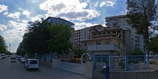 Diyarbakır'da polis karakoluna hain saldırı