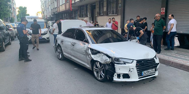 Sultangazi'de iki çocuk lüks aracı çalıp ortalığı birbirine kattı