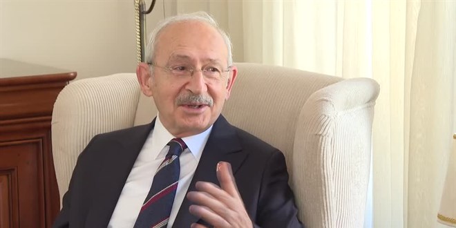 Kılıçdaroğlu, Balyoz sanıklarından emekli Tümamiral Kutluk'u ziyaret etti