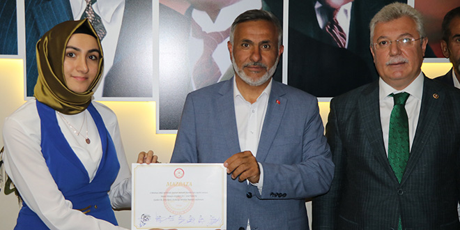 Dodurga Belediye Başkanı Kaşıkcı, mazbatasını aldı