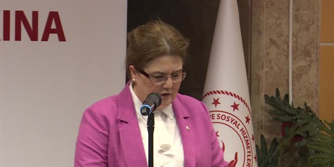 Bakan Yanık, '15 Temmuz Resim ve Şiir Sergisi'nin açılışında konuştu
