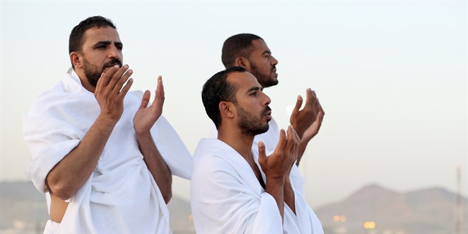 Hac adaylar Arafat'ta