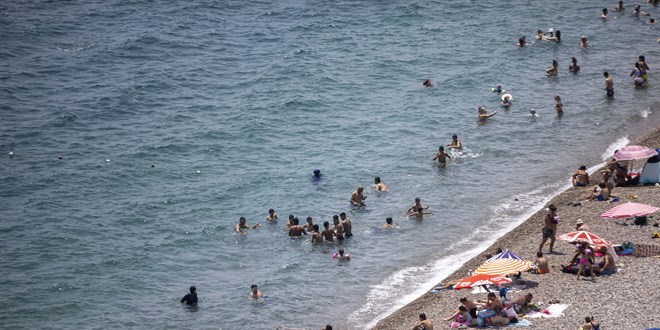 Antalya ve Mula sahillerinde bayram tatili younluu yaanyor