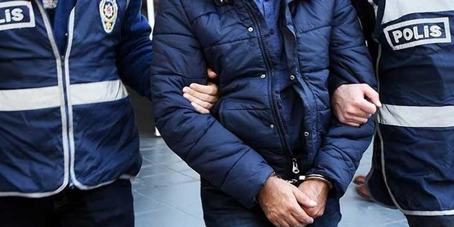 stanbul'da metroda yabanc uyruklu kiiye hakaret eden pheli yakaland