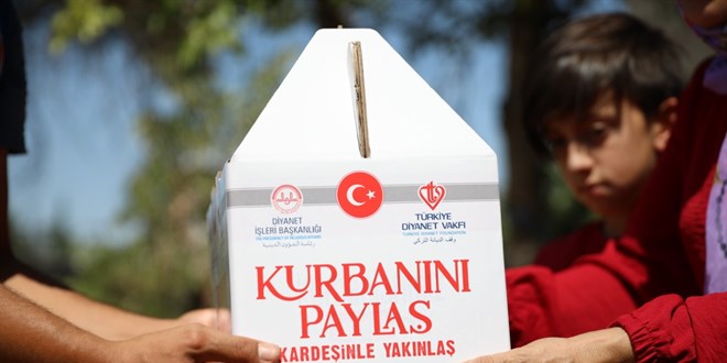 Türkiye Diyanet Vakfı, Bangladeş'te vekalet yoluyla kurban kesimi ve dağıtımına başladı