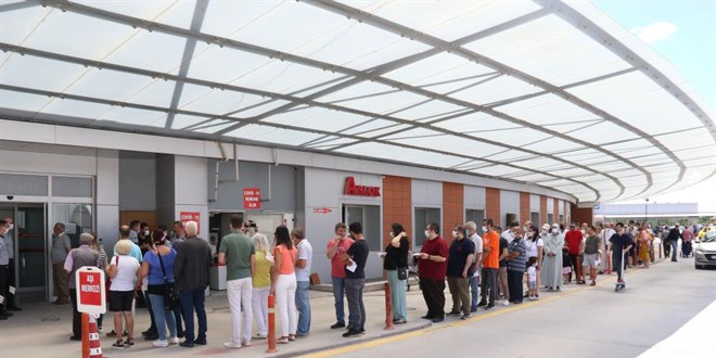 Bakan Koca çağrı yapmıştı: Hatırlatma dozu randevuları doldu