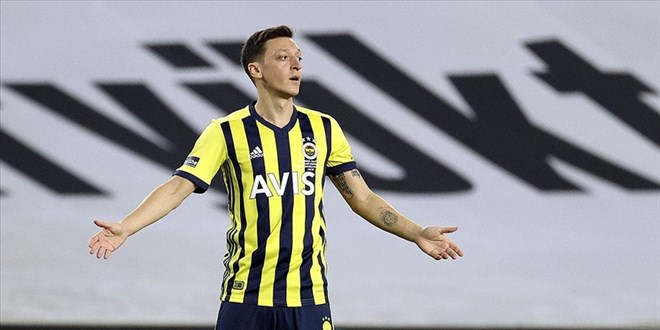 Fenerbahçe, Mesut Özil ile yolları ayırdı