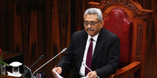 Sri Lanka'da Devlet Bakan Rajapaksa lkeyi terk etti