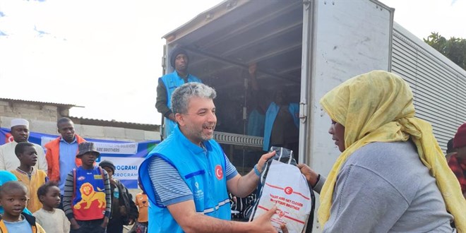 TDV, Zambiya'da 3 bin aileye kurban eti dağıttı