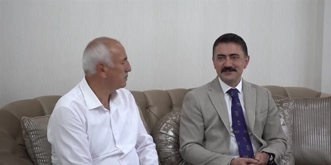 Vali Tekbıyıkoğlu, 15 Temmuz'da doğum gününde şehit olan polisin ailesini ziyaret etti