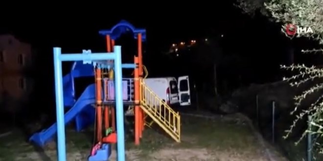 Kocaeli'de araç çocuk parkına uçtu: 1 ölü, 1 yaralı
