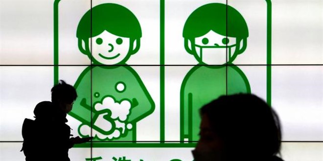Japonya'da günlük vaka sayısı aylar sonra yeniden 100 binin üzerinde