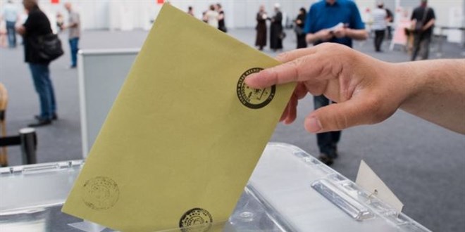 Siyasiler yazı tam kadro sahada geçirecek