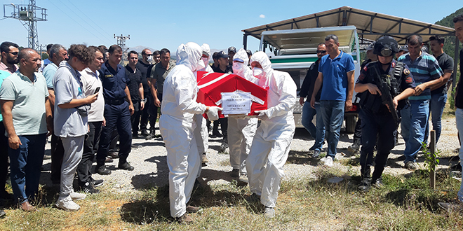 Kene ısırması sonucu hayatını kaybeden polise veda