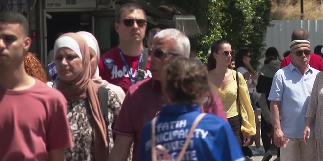 İstanbul dünyanın dört bir yanından gelen turistleri ağırlamaya devam ediyor
