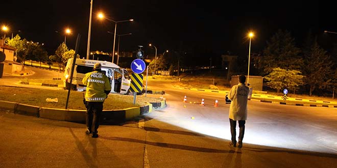 Alkollü sürücünün çarptığı komiser yardımcısı yaralandı