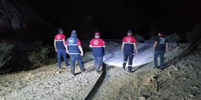 Heyecan olsun diye arama kurtarma ekiplerini 5 saat boyunca dağ taş dolaştırdılar